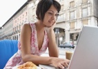 Estudo: a cada quatro amizades de britânicos, uma é digital - Thinkstock