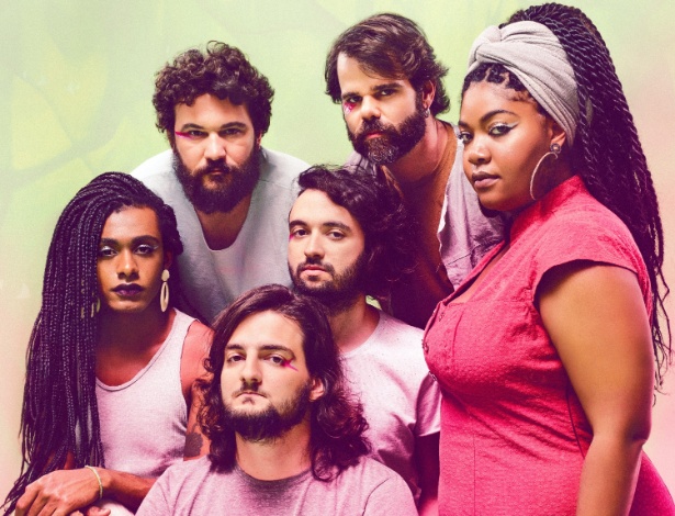 Liniker Barros (vocal), Márcio Bortoloti (trompete), Pericles Zuanon (bateria), Rafael Barone (baixo), William Zaharanszki (guitarra) e Renata Éssis (backing vocal) - Divulgação