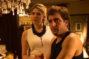 Dani Calabresa e Gregório Duvivier em cena de "Desculpe o transtorno" - Divulgação